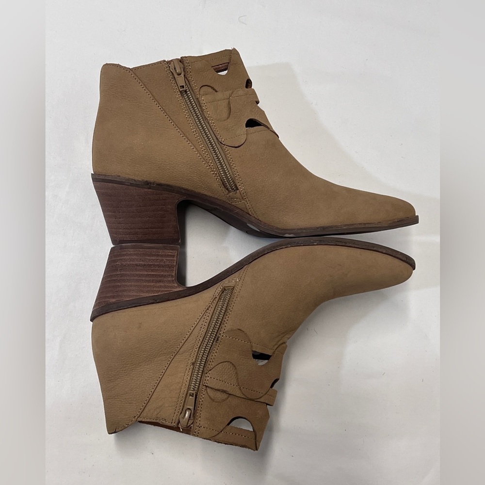 LUCKY BRAND Tan GEZANA laser cut nubuck ankle boots size 7.5.‎ - Picture 6 of 8